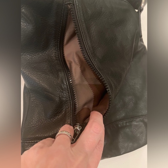 Margot black crossbody black leather bag - Picture 3 of 7